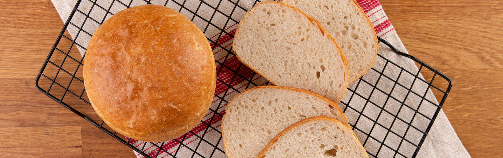 Пшеничный хлеб на сметане
